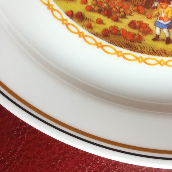 Corelle Vintage Plate Autumn Apple Picking Family Glass Dinnerware Corning USA - Picture 4 of 10
